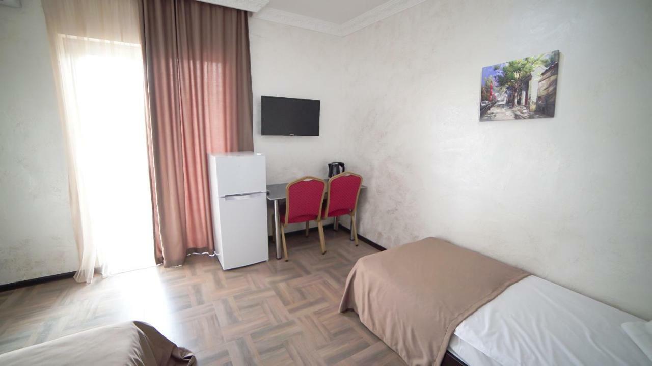 באטומי Hotel Progress מראה חיצוני תמונה
